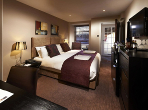 Duke of Normandie Hotel