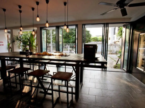 BED Phrasingh Hotel - Adults Only