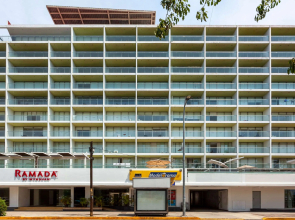 Ramada by Wyndham Acapulco Hotel & Suites