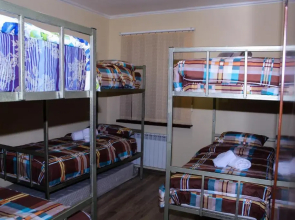 Bee Lucky Hostel and Tours