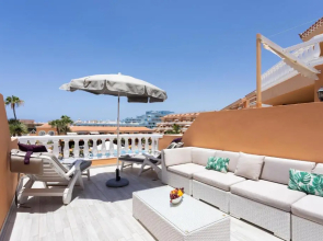Exclusive Attic Las Vistas 3 with breathtaking sea view, only 100 m to the sea, heated pool, aircon, wifi