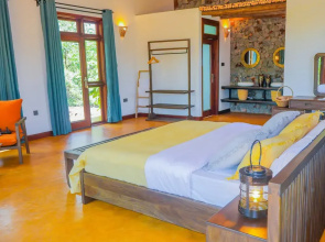 Moonbow Lodge
