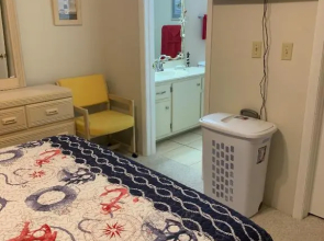 1st floor, Davis Lake View Condo, Minutes to Sanibel