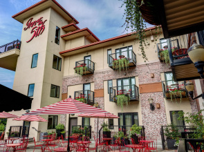 Inn at the 5th