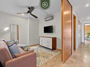 New Stylish 1 BR Condo - Ocean Views - Flex Room