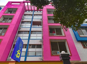 Fab Hotel Golden Leaf