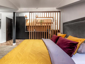 Stylish and Modern Cathedral Square Studio