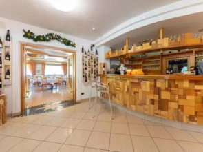 Flos Hotel