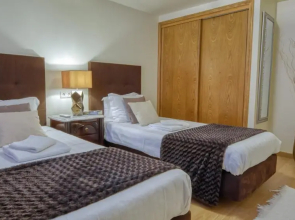 8-bed Villa in Vilamoura-sleeps-playground-pool