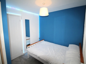3 Bed House - Sleeps 6 - Fully Refurbished