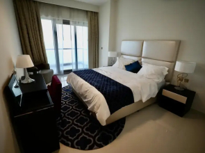 Waterfront 2 Bed Apartment Sleeps 4 With Parking