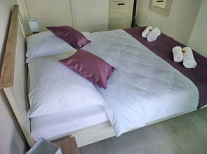 Lavander One Bedroom Apartment -29