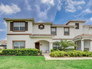 Pool Townhome 5mi to Disney Free Waterpark!