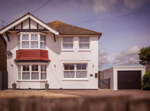 Skip to the Beach - dog friendly house ideal for large families