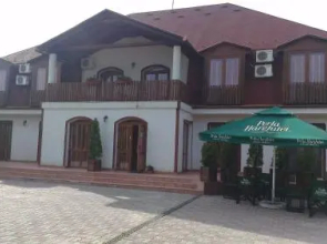 Palace II Panzio
