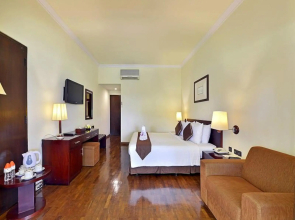 Grand Whiz Hotel Trawas