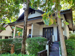 Tok Little Hut