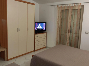 La Calabrese 2 bedroom apartment on the second floor-Marmora