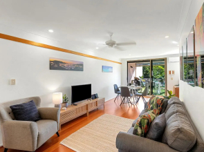Montipora Unit 3 - In the heart of Airlie, wi-fi and Netflix