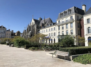 Charmant Zola