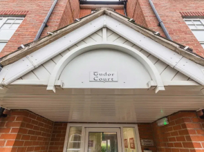 Tudor by KCD APARTMENTS