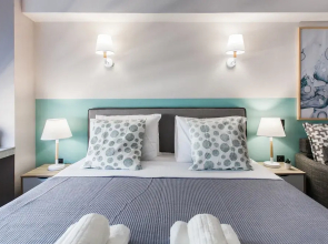 Athenian Downtown Studios by Livin Urbban