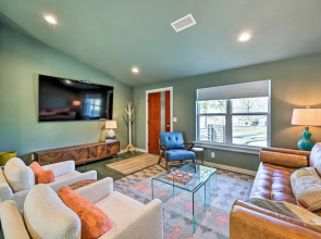 Modern Bentonville Home: Mountain Biker's Paradise