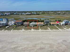 When Pigs Fly 4 Bedroom Home by RedAwning