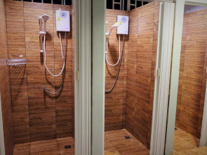 Qing lian Youth Hostel&Cafe