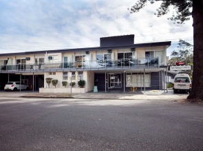 Manly Waves Studios & Apartments