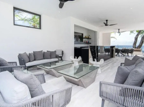 Onyx by Blue Sky Luxury