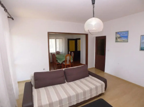 Apartment For Eight Persons With Three Bedrooms And Swimming Pool Located 450M From Beach