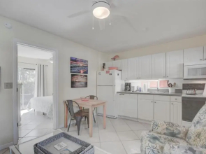 Five Palms Suite 107 - Daily - Weekly - Monthly