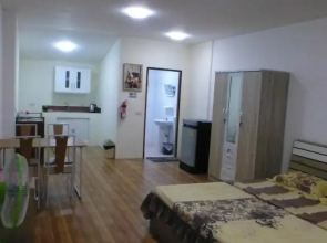 1 Double bedroom apartment with Pool and extensive Kitchen diningroom