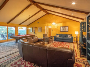 111 Wimberley - 6 Bedroom Home