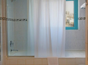 Отель The George Hotel