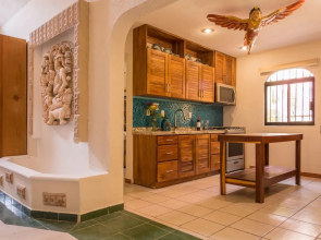 La Buena Vida Suites - Adults Only