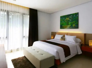 Permai Villa Dago with Pool - Resor Dago Pakar Bandung