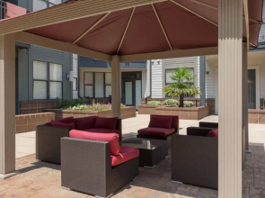 Trifecta 10 Min Walk to 7th St Market Superhost