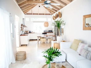 Villa Montana Beach Resort