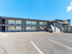 Econo Lodge Gallatin - Metro Nashville