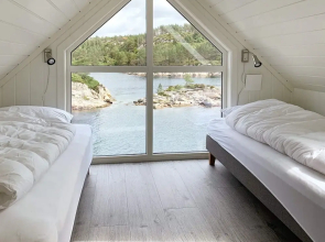 8 Person Holiday Home in Urangsvag