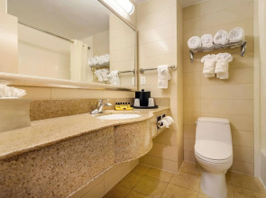 Best Western Plus Plaza Hotel