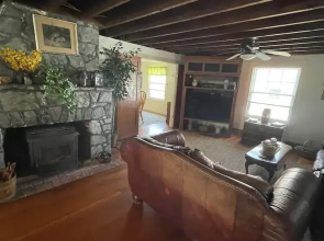 Redoak Lodge Limit 10 5 Bedroom Home by RedAwning