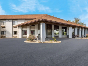 Ashland Inn & Suites