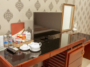 Lion 8 Hotel