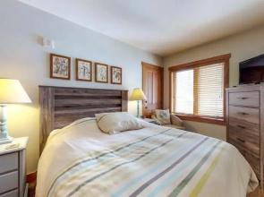 1 Bedroom Colorado Mountain Vacation Rental in River Run Village with Convenient Access to Ski Slopes