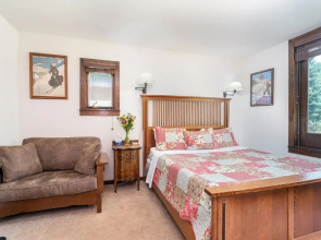 Manitou Lodge 1 1 Bedroom Hotel Room by Alpine Lodging Telluride