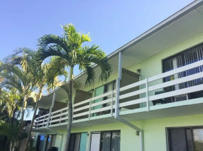 Capri Lodge