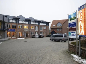Café & Hotel am Holzhafen